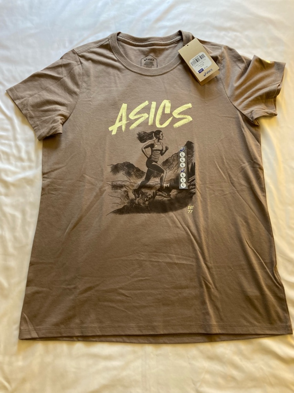ASICS Best Friend Women’s Brown Short-Sleeve Graphic roundneck Tee